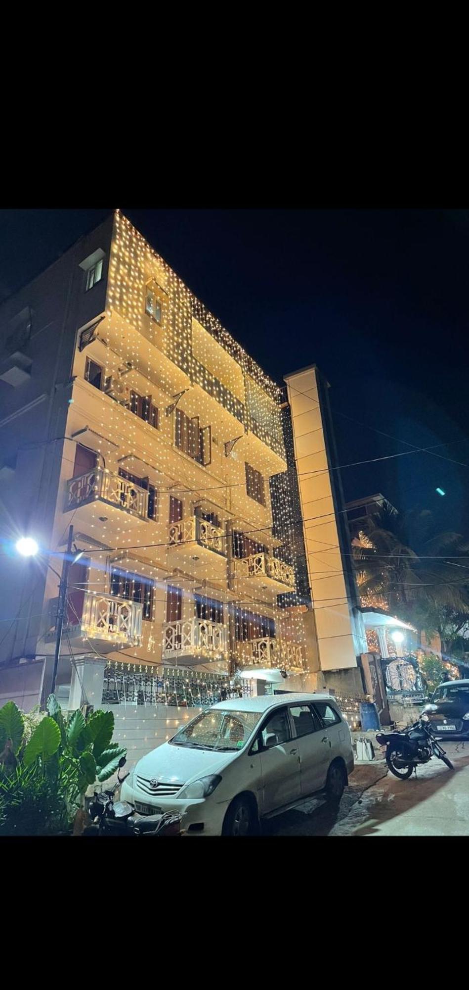 Golden Glory * Hyderabad